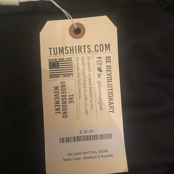 New never worn Tshirt retail $36.99 - Picture 3 of 4